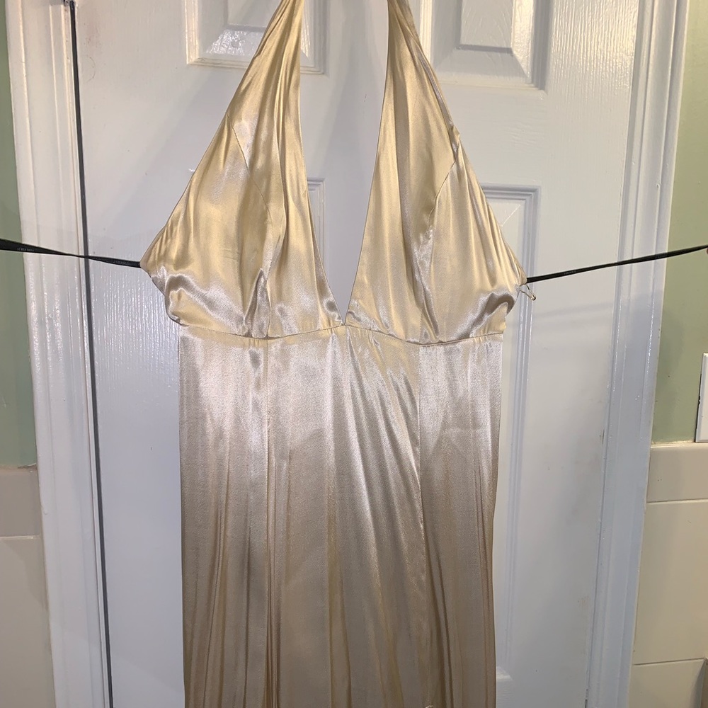 Women’s Forever 21 Satin gown can fit size S